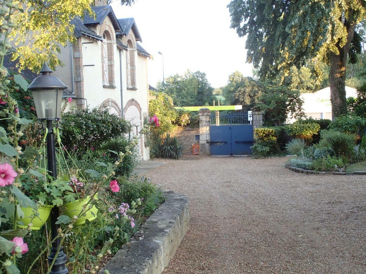 France Petit Chateau Loué Екстериор снимка